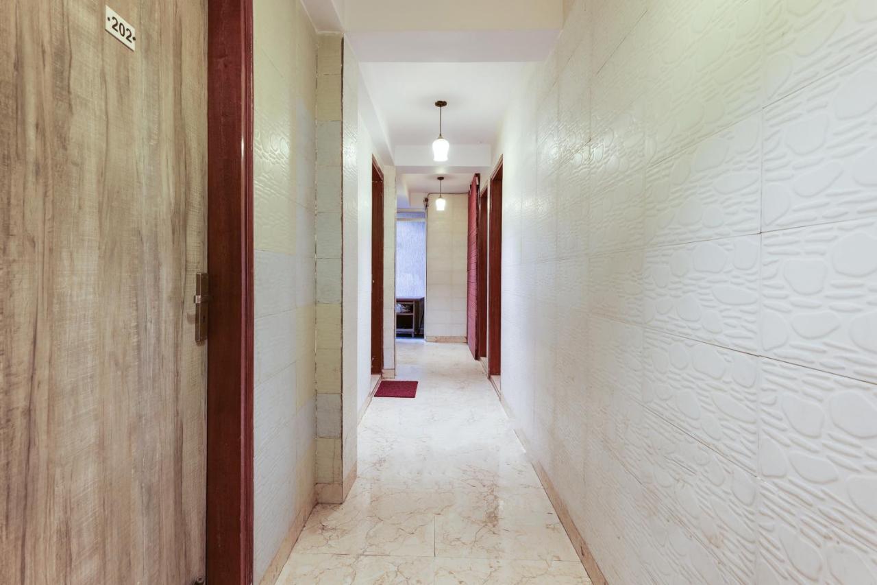 Oyo Flagship 81486 Hotel Mahalaxmi Guesthouse New Delhi Exterior photo