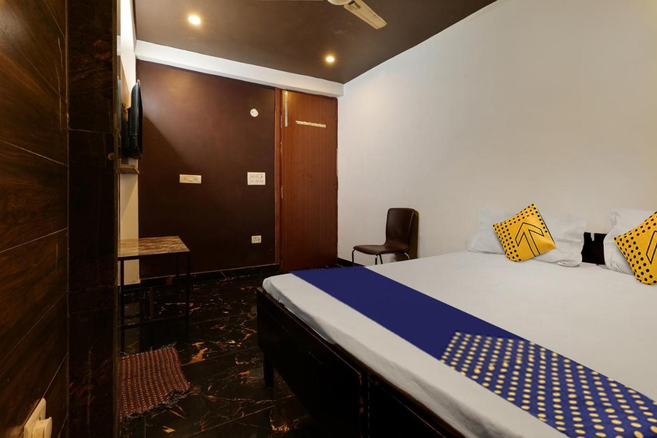 Oyo Flagship 81486 Hotel Mahalaxmi Guesthouse New Delhi Exterior photo